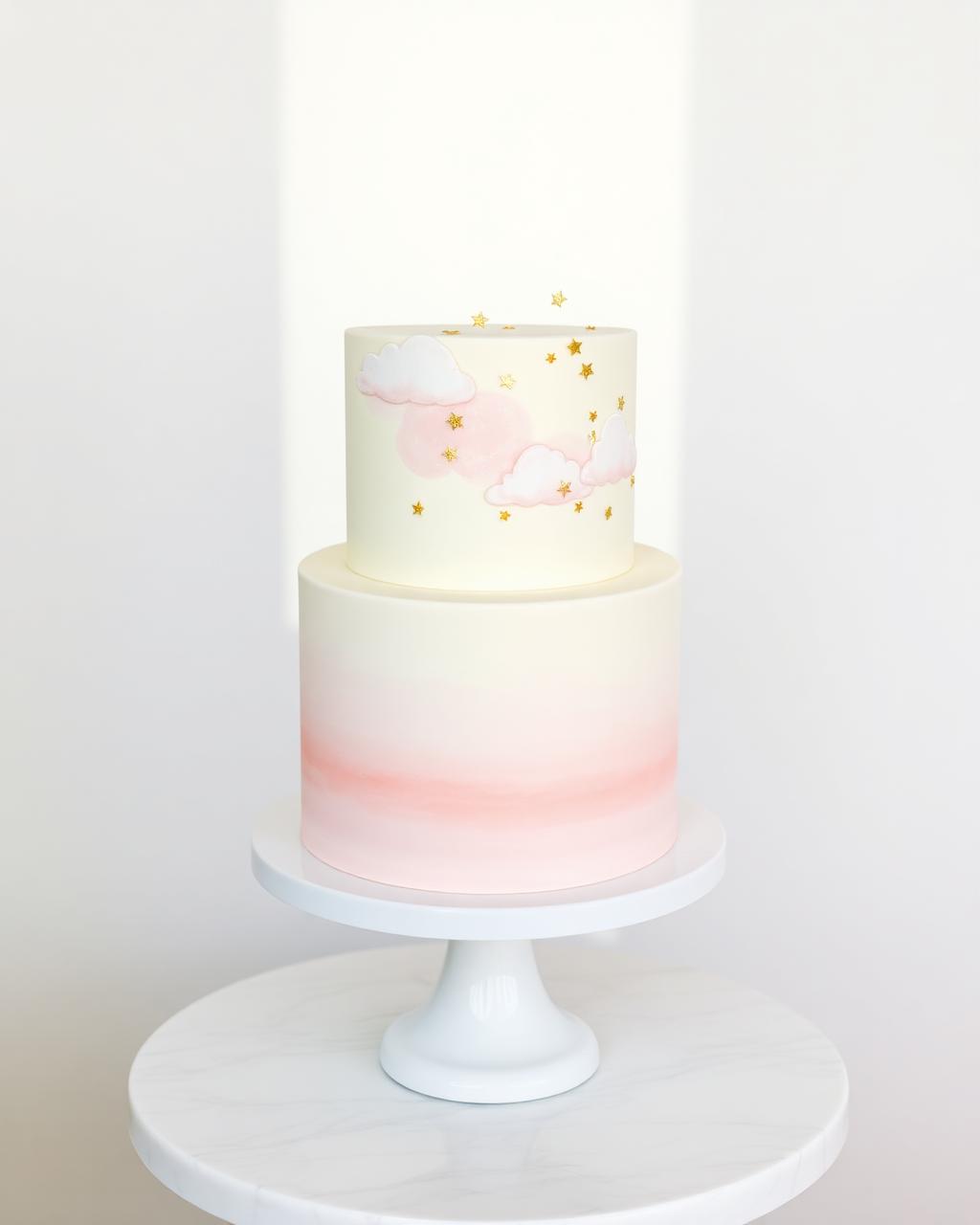 Pastel pintado a mano con nubes